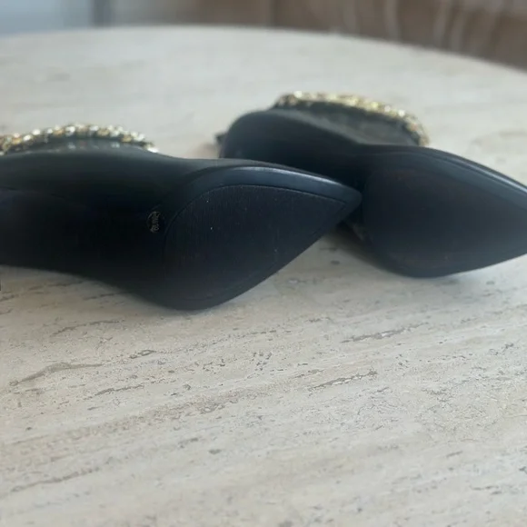 INC ( Macys) Vegan leather w/ gold chain bootie size 8 - Picture 6 of 6